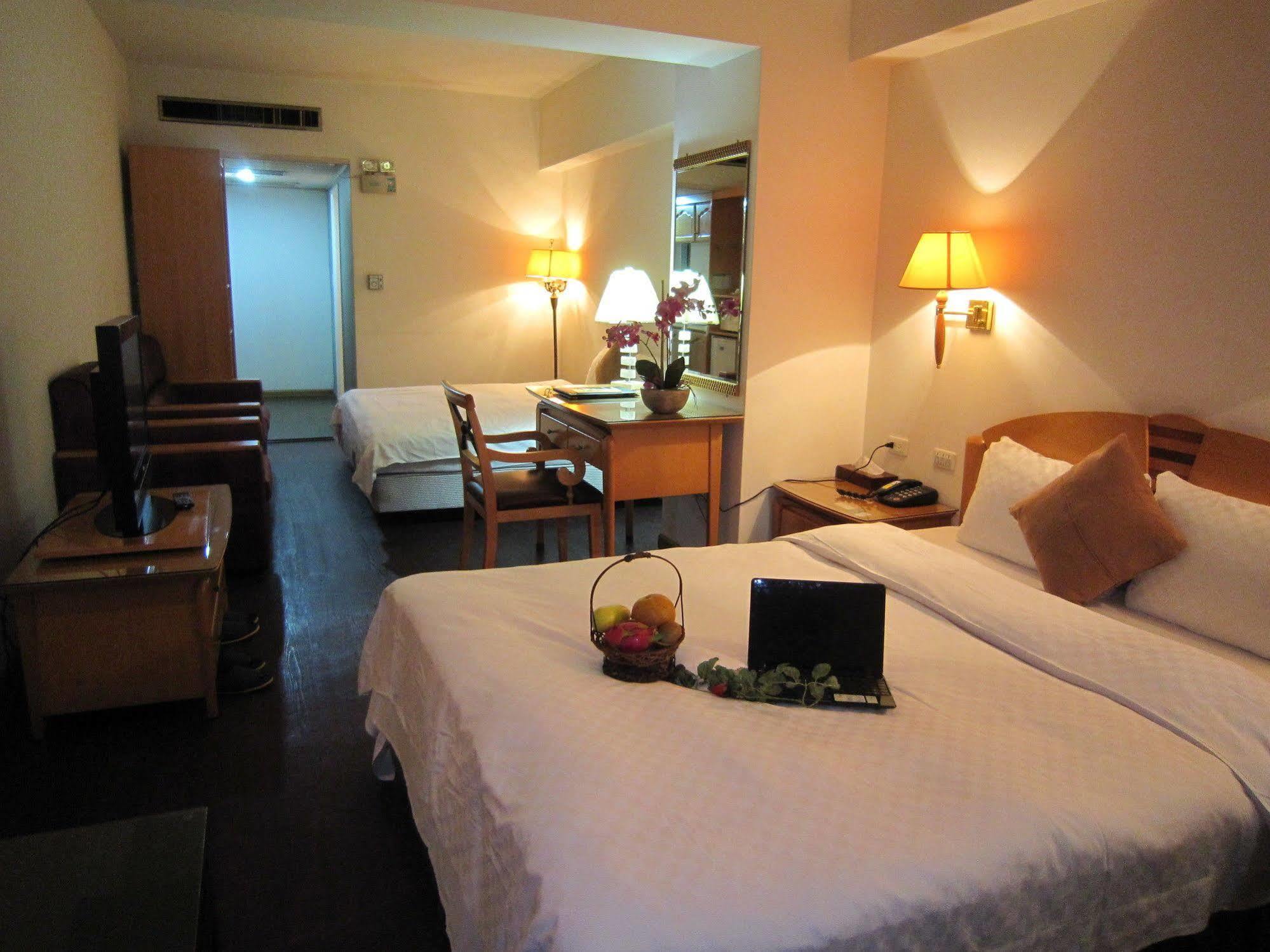 Berkeley Business Hotel Zhongzheng 신주 외부 사진