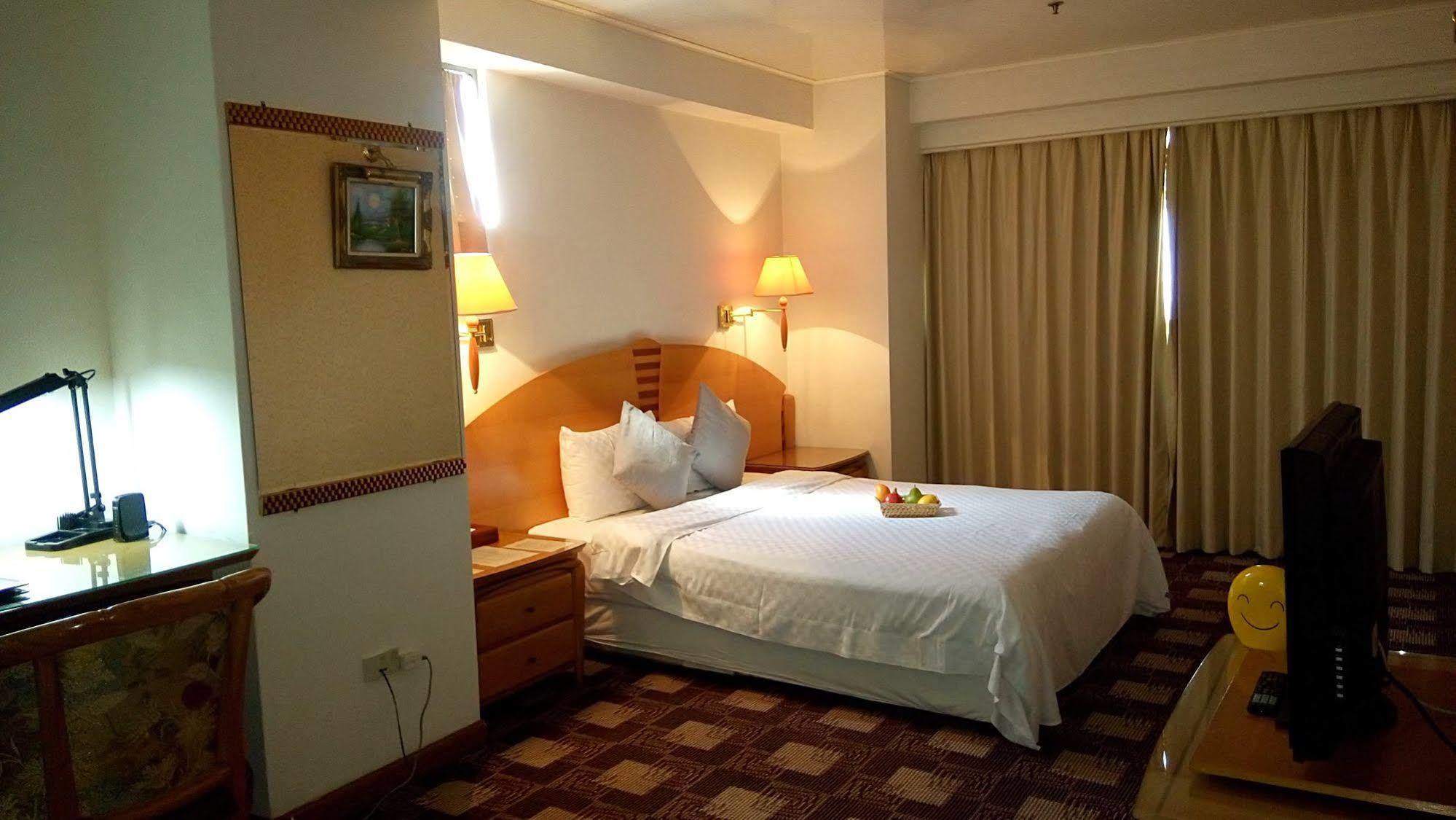 Berkeley Business Hotel Zhongzheng 신주 외부 사진