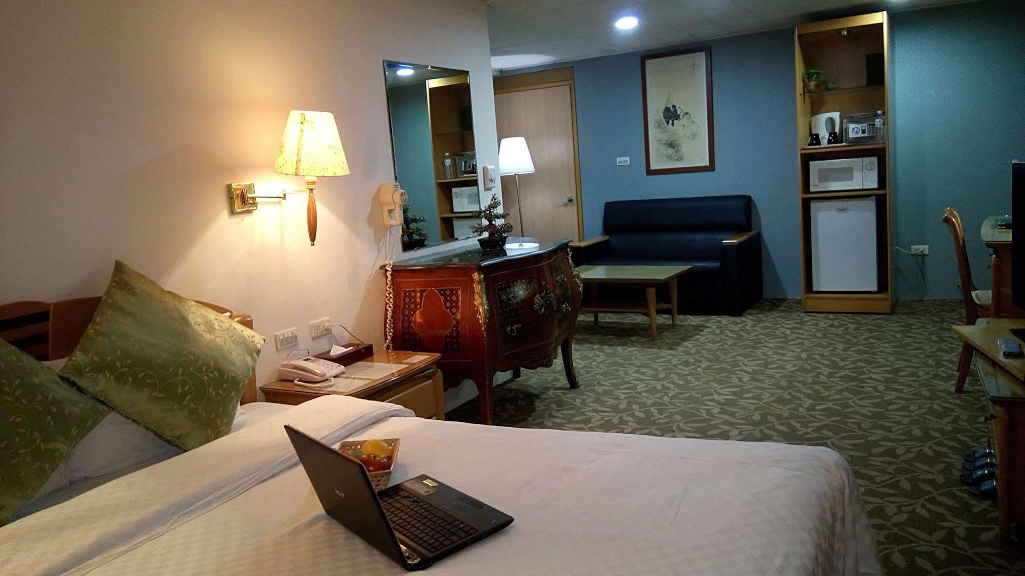 Berkeley Business Hotel Zhongzheng 신주 외부 사진