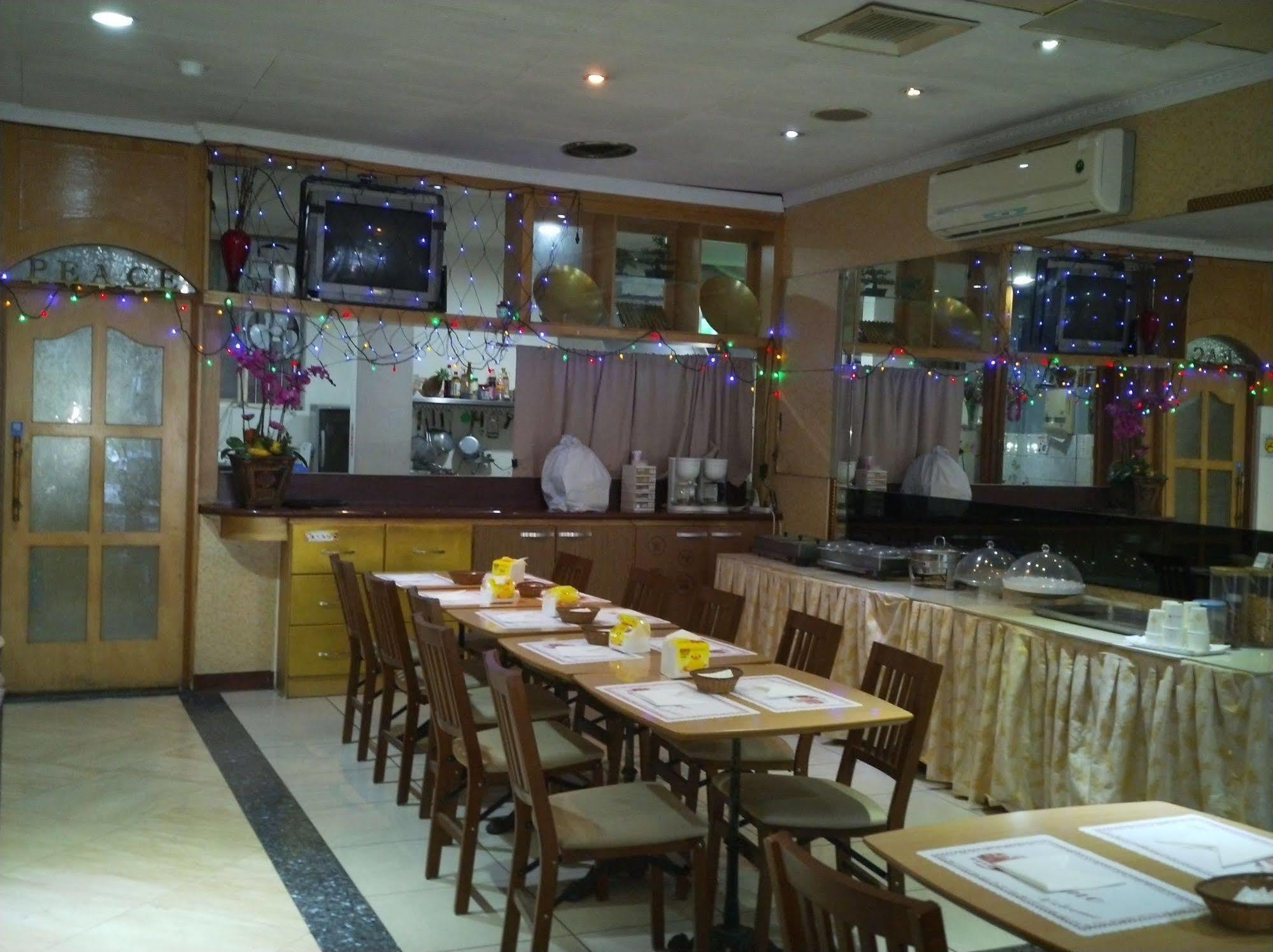 Berkeley Business Hotel Zhongzheng 신주 외부 사진