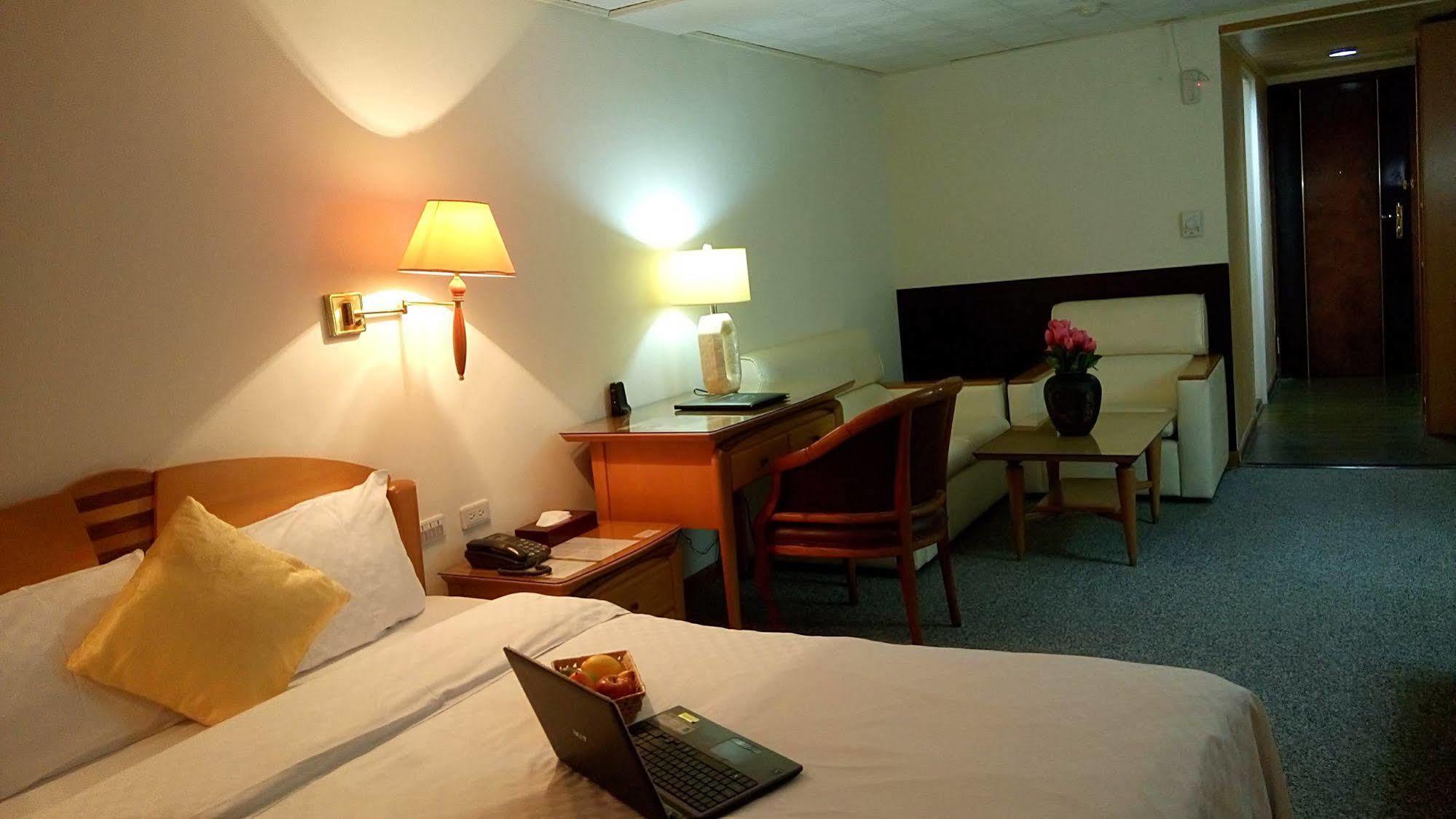 Berkeley Business Hotel Zhongzheng 신주 외부 사진