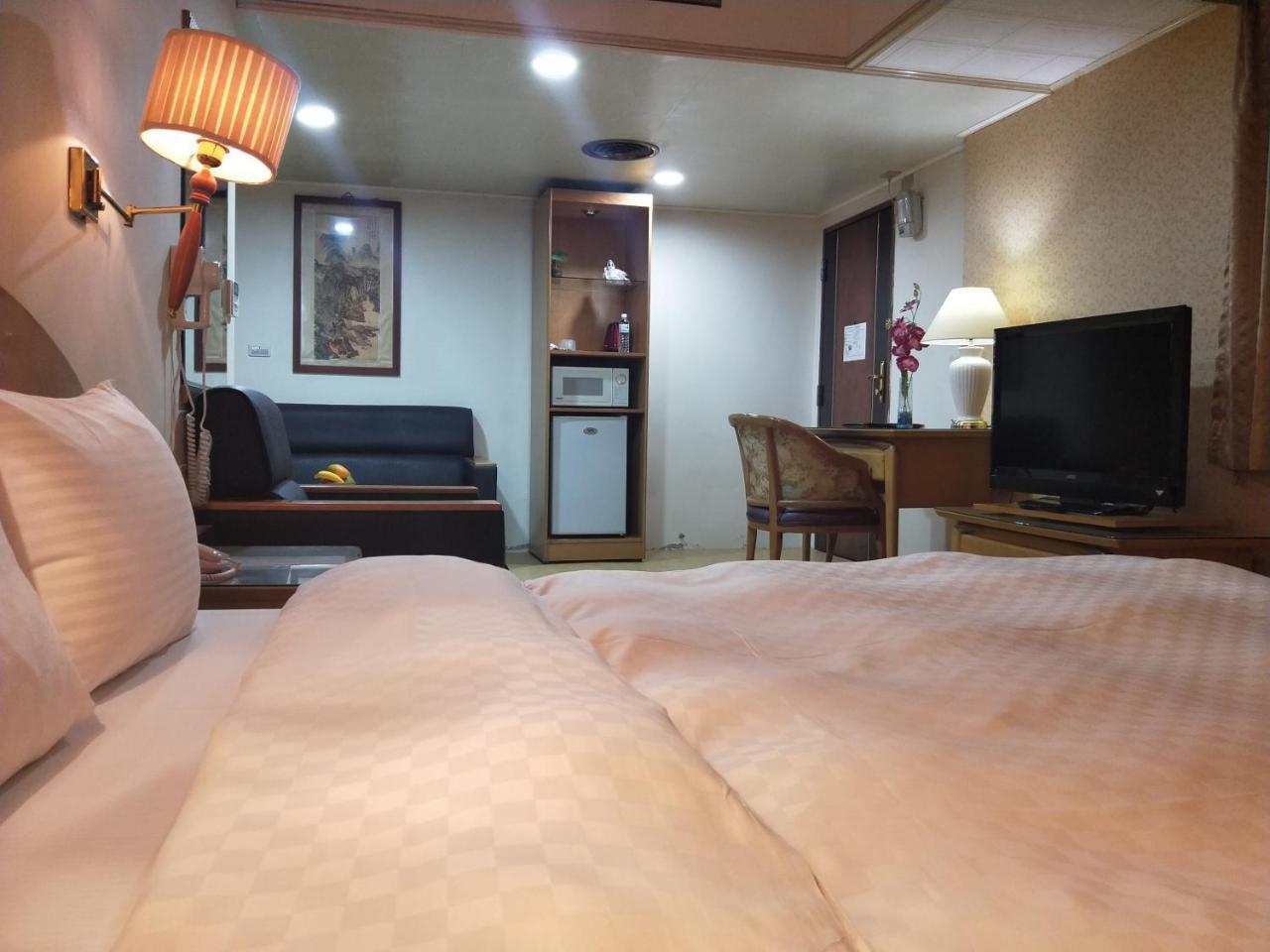 Berkeley Business Hotel Zhongzheng 신주 외부 사진